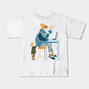 Working mom Kids T-Shirt